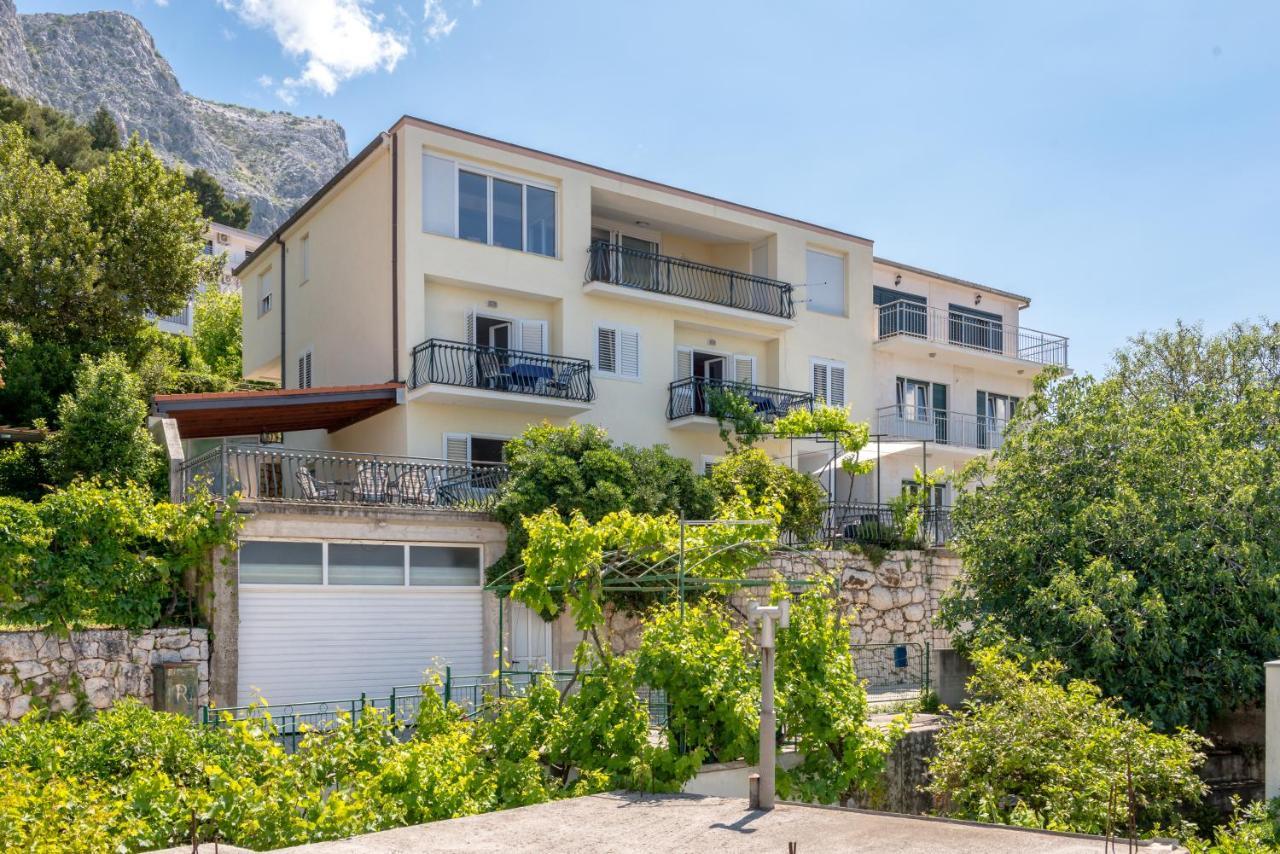 Apartmani Mirta Omis A Luaran gambar