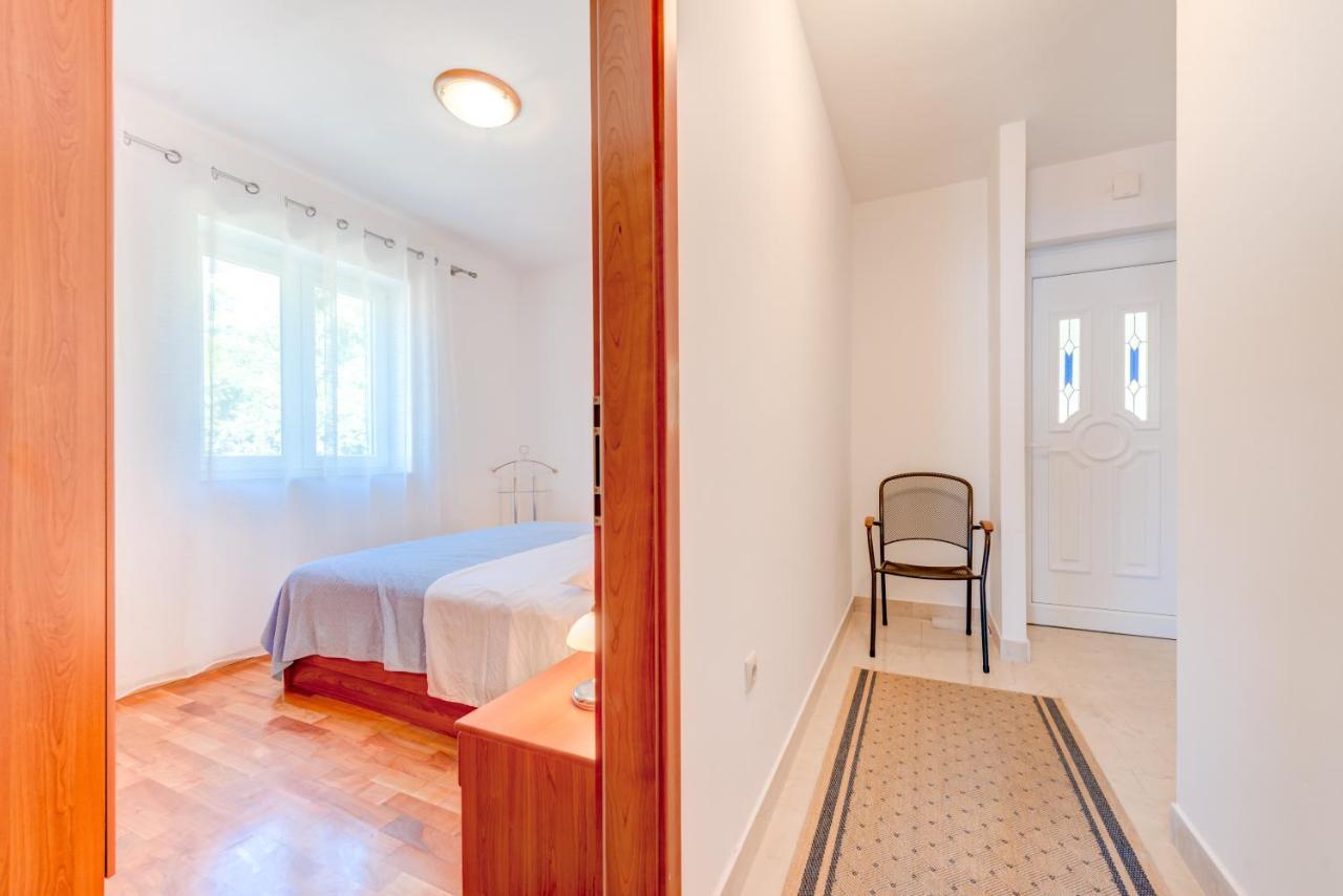 Apartmani Mirta Omis A Luaran gambar