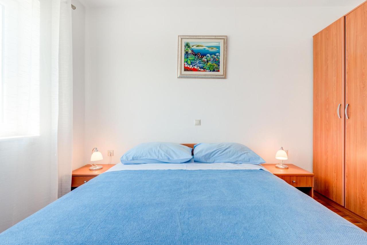 Apartmani Mirta Omis A Luaran gambar