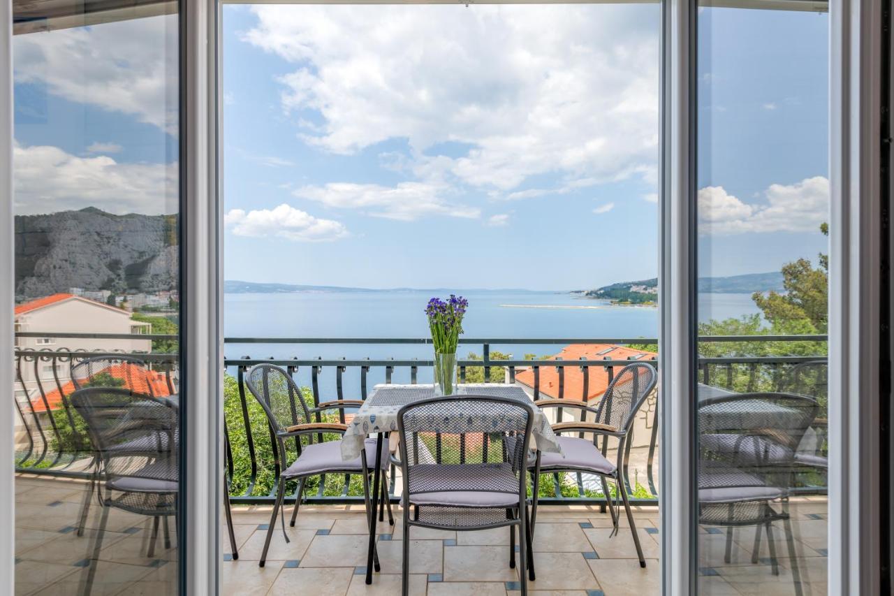 Apartmani Mirta Omis A Luaran gambar